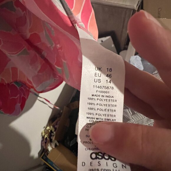 ASOS DESIGN Maternity satin wrap beach kimono with bold abstract print in pink - Picture 13 of 14